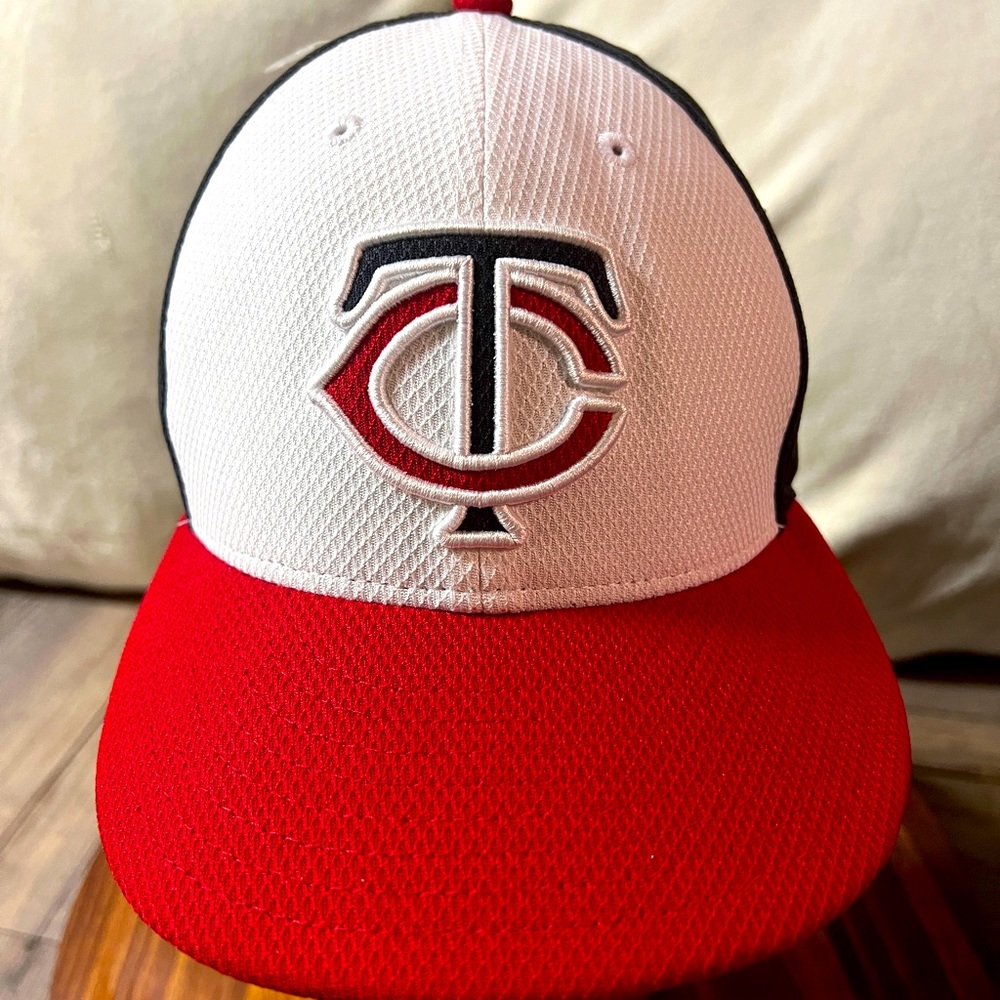 Minnesota Twins New Era MLB Authentic Collection 59Fifty Fitted Size 7 1/8